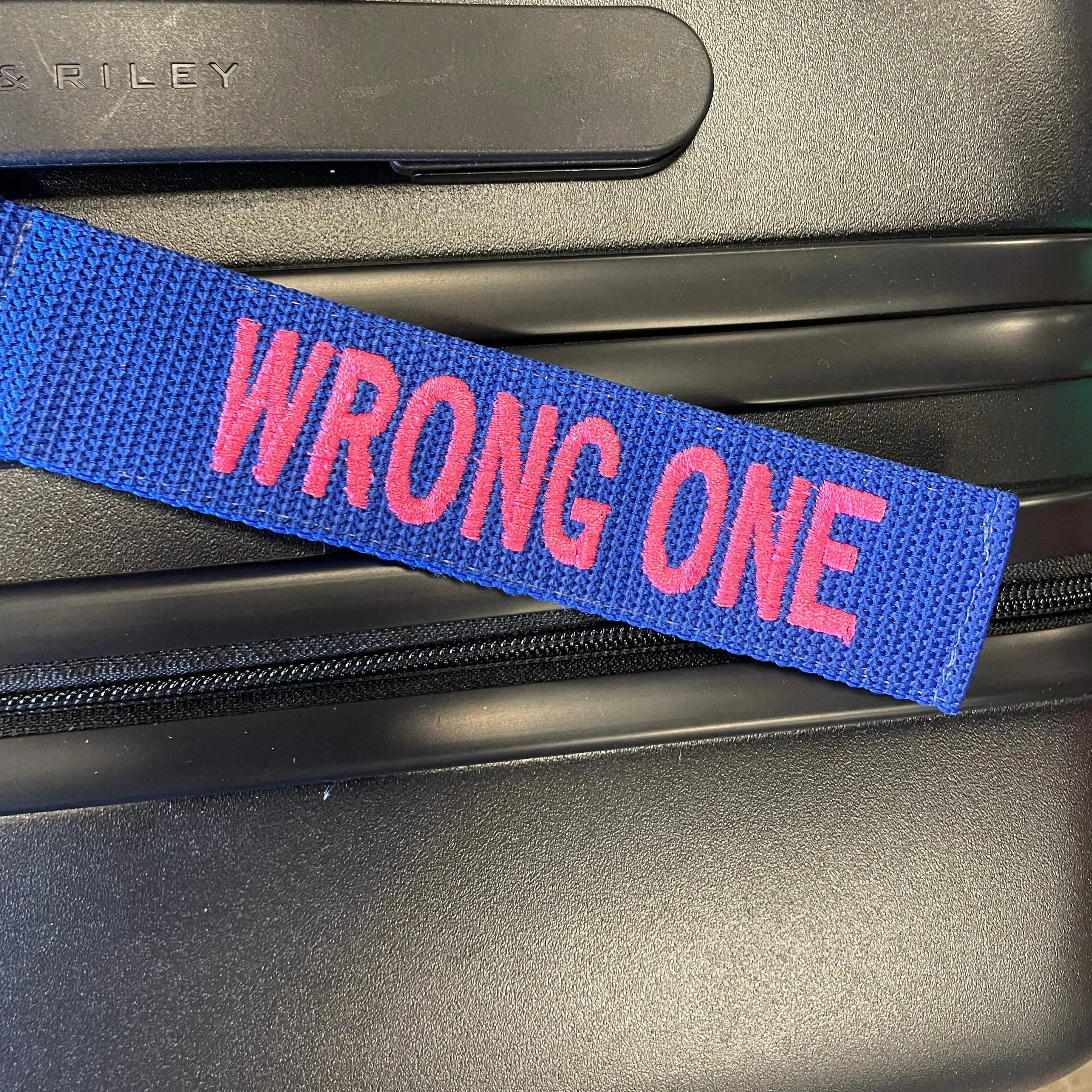 TudeTag - "WRONG ONE" Luggage Tag Identifier