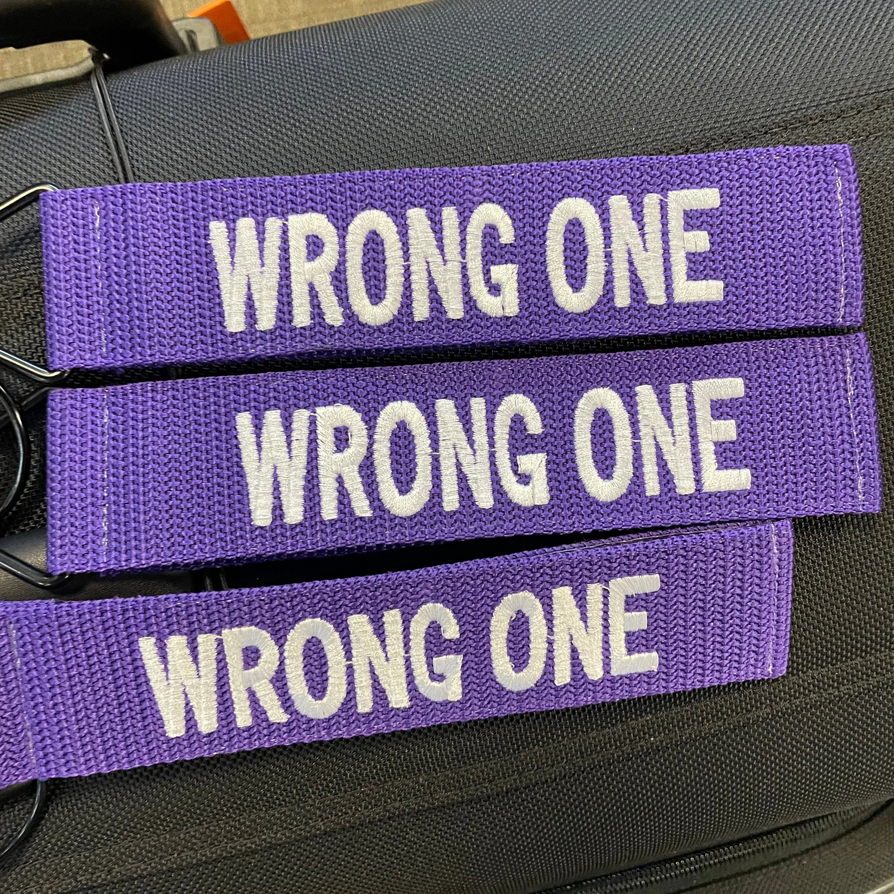 TudeTag - "WRONG ONE" Luggage Tag Identifier