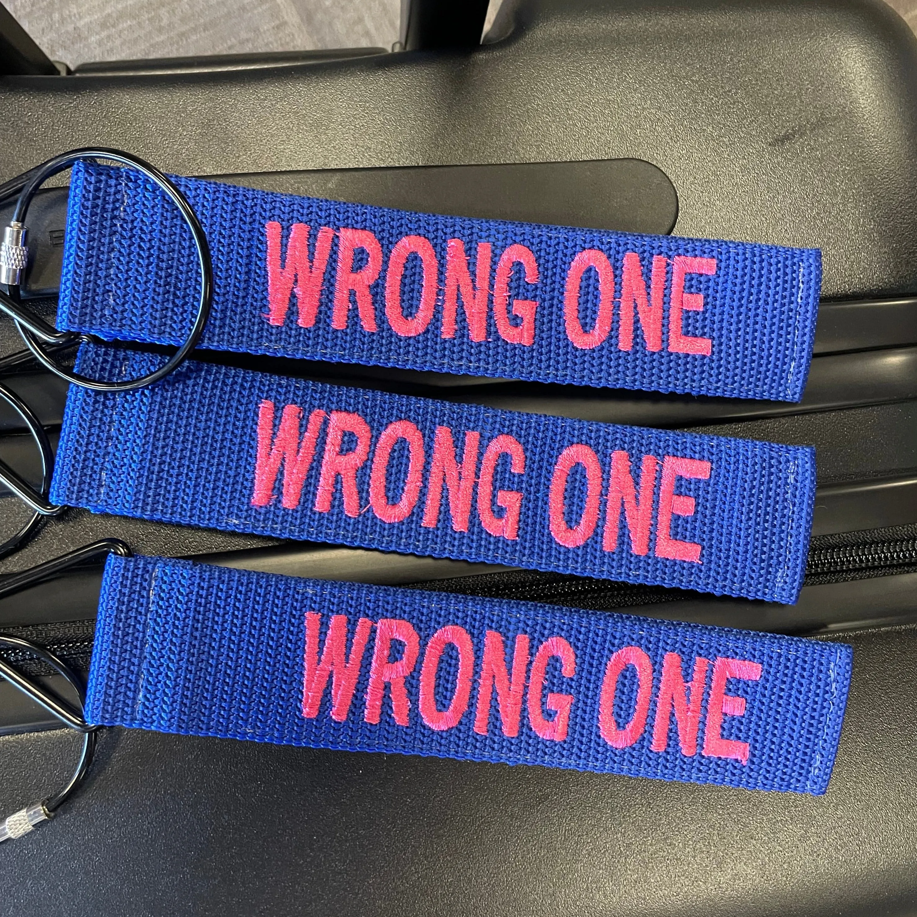 TudeTag - "WRONG ONE" Luggage Tag Identifier